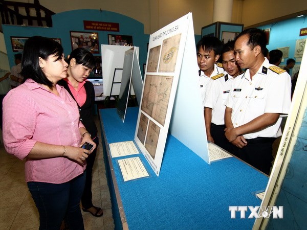 Photo exhibition on Vietnam’s maritime sovereignty opens in Can Tho - ảnh 1